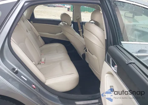 2015 Hyundai Genesis 3.8 z USA, uszkodzony, nr VIN KMHGN4JE2FU084191